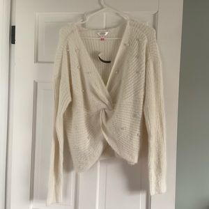 No Boundaries Juniors' Twist Faux Pearl Sweater